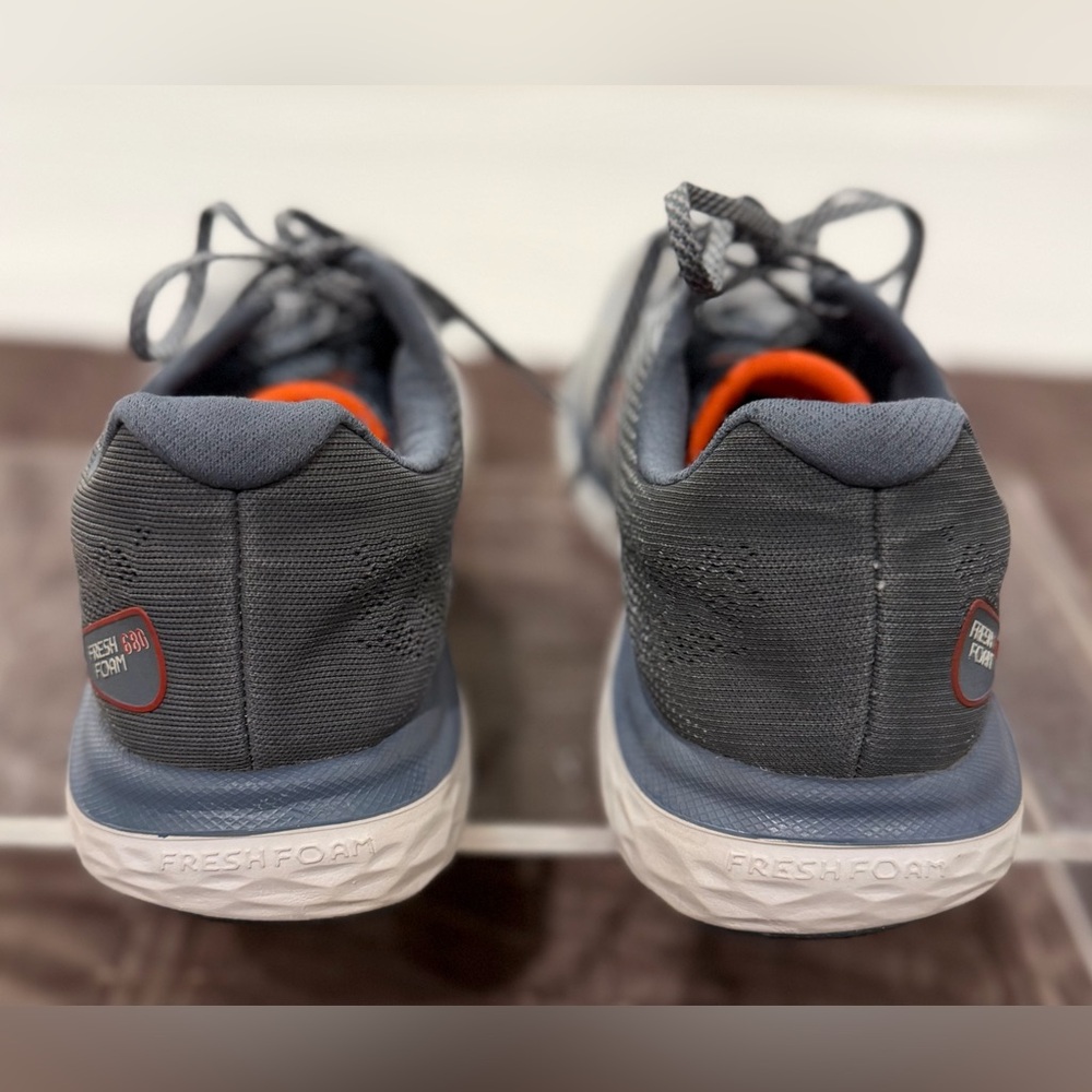 New Balance Men's sz 10 Sneakers in Gray with Orange Highlights - Picture 5 of 6